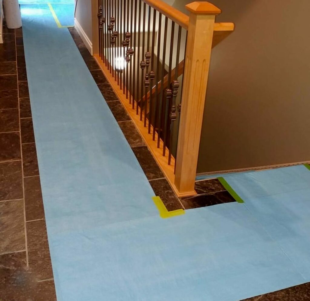 Laufwege und Treppe geschützt
